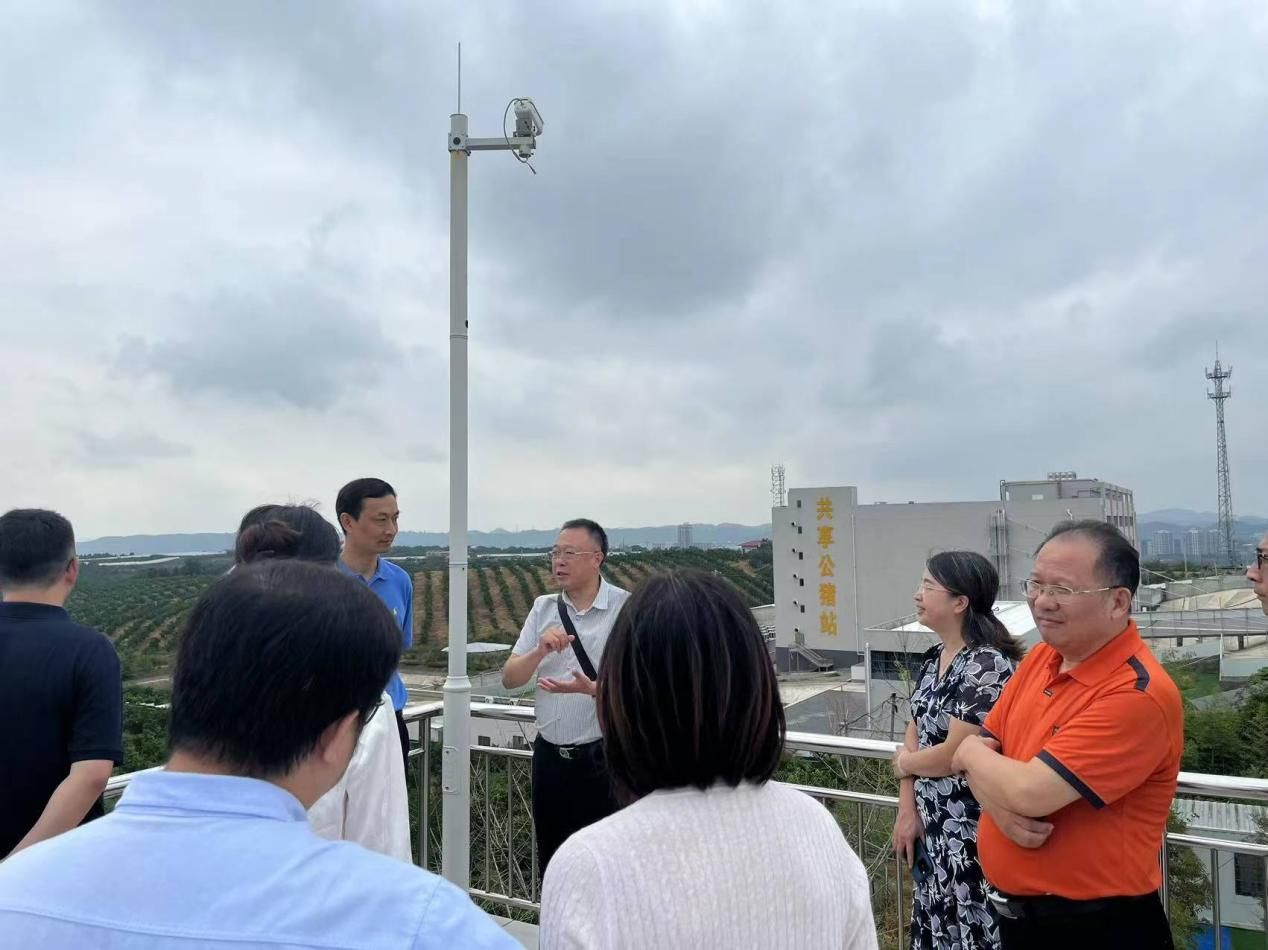 66e392c22d6c6.png 中国农村手艺开发中心总工程师葛毅强一行到川繁猪公司指导检查2.png